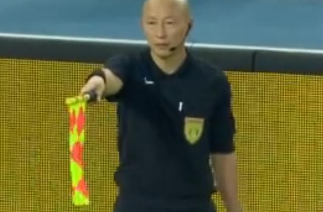  意甲名哨误判引发俱乐部集体抗议  
